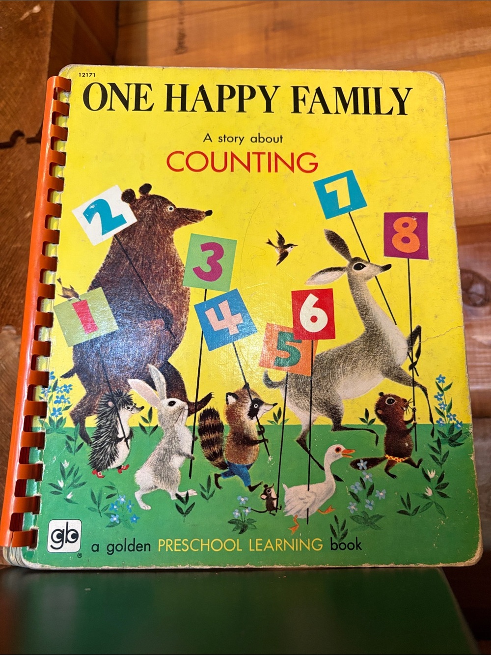 1971 One Happy Family:A Story About Counting, Barbara Shook Hazen | Golden Press
